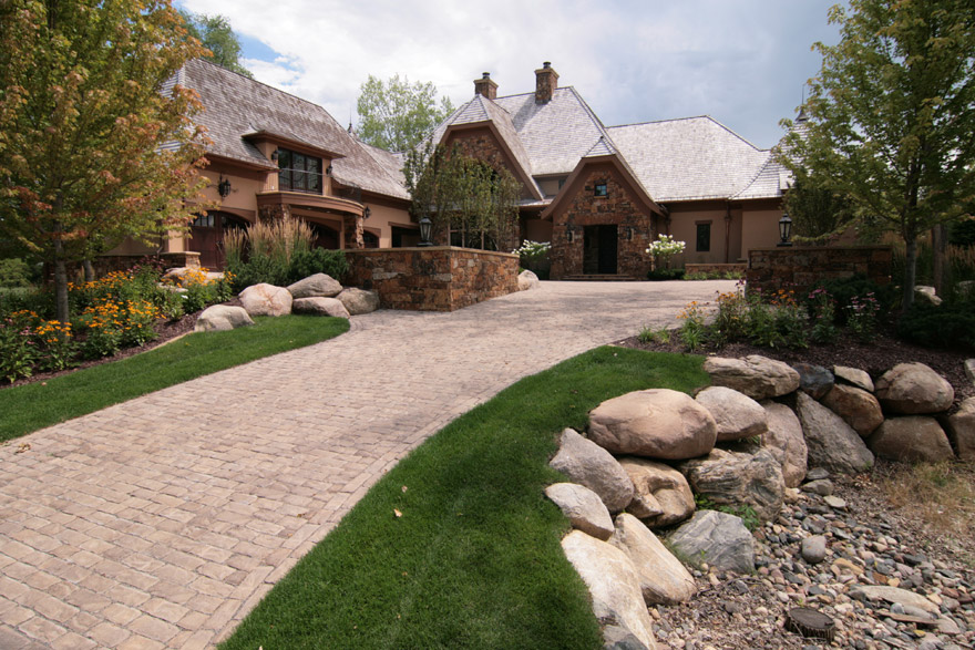 Driveway Design and Front Entry Lansdcaping Wayzata, MN