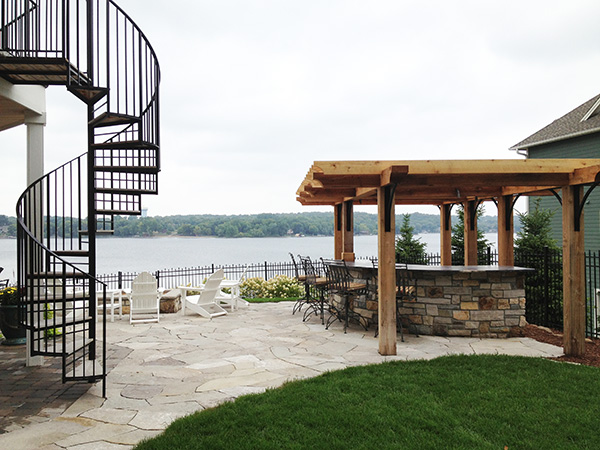 Yardscapes Outdoor Kitchen overlooking Prior Lake Minnesota