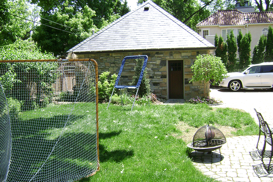 Before Photo of a small entertaining space in edina mn