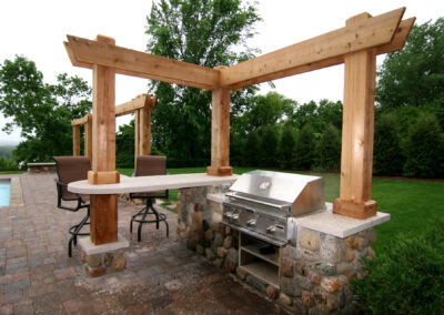 Outdoor Kitchen and Bar